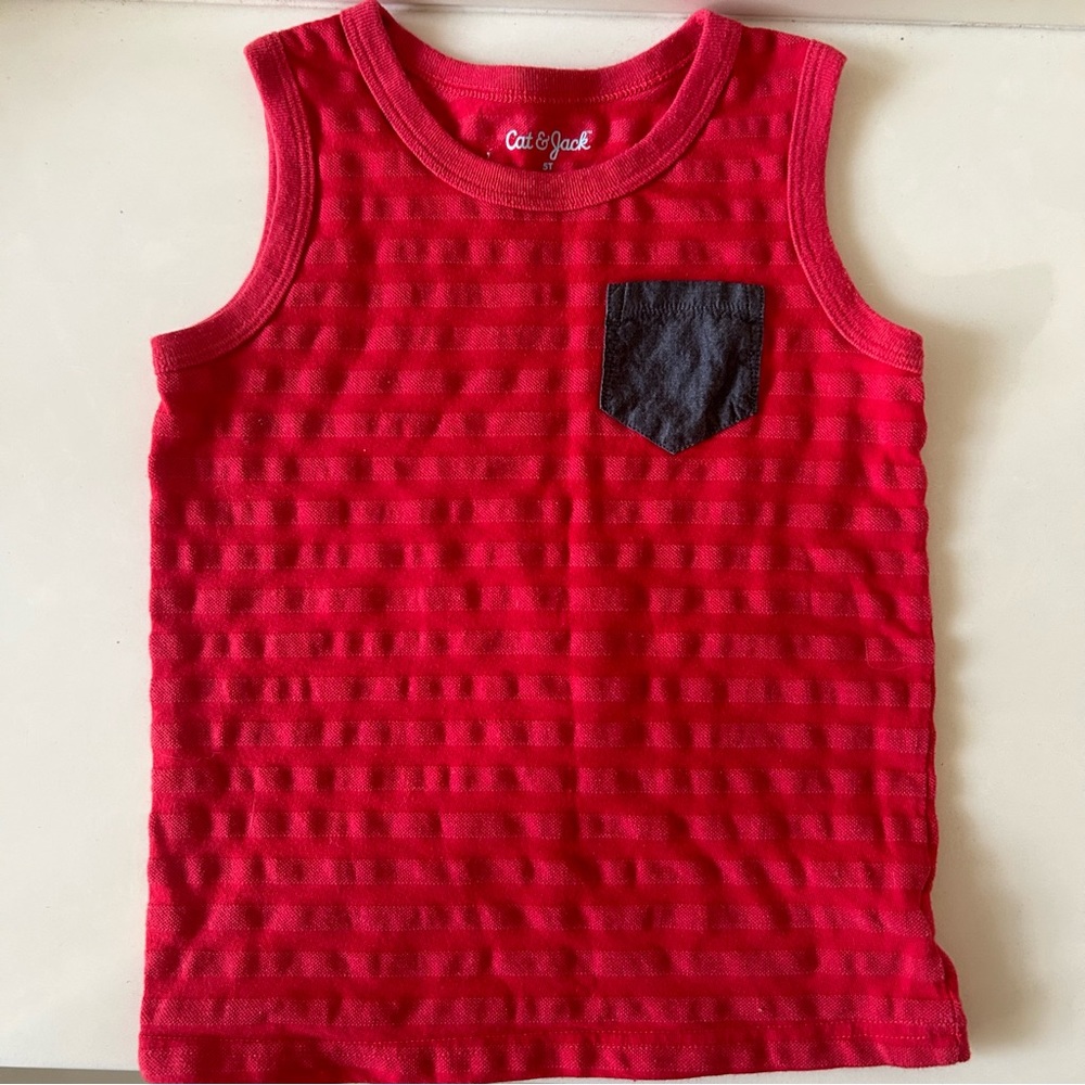 cat & Jack boys 5T tank top red semi textured great condition small gray pocket